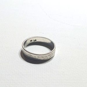 Sterling silver ring. Band. Sz 5
